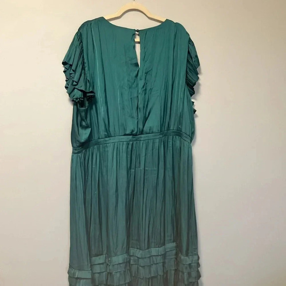 NWT Lane Bryant  emerald green pleated dress - Picture 6 of 7